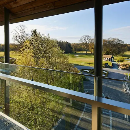 Lingfield Park Marriott Hotel & Country Club-3